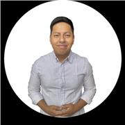 Persona graduada en ADE, trabajando en el departamento de Contabilidad en una empresa que ofrece todo tipo de clases en Lorca.